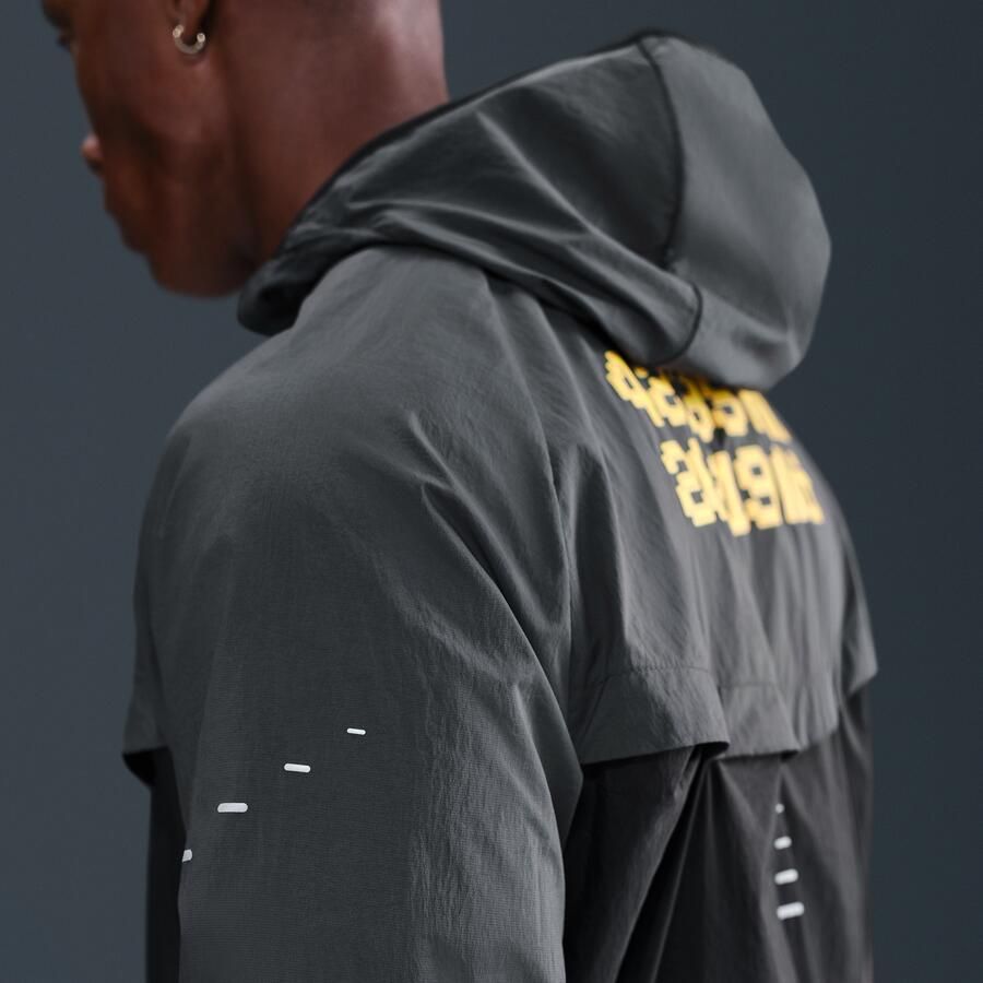 Nike Stride Repel hardloopjack voor heren Zwart