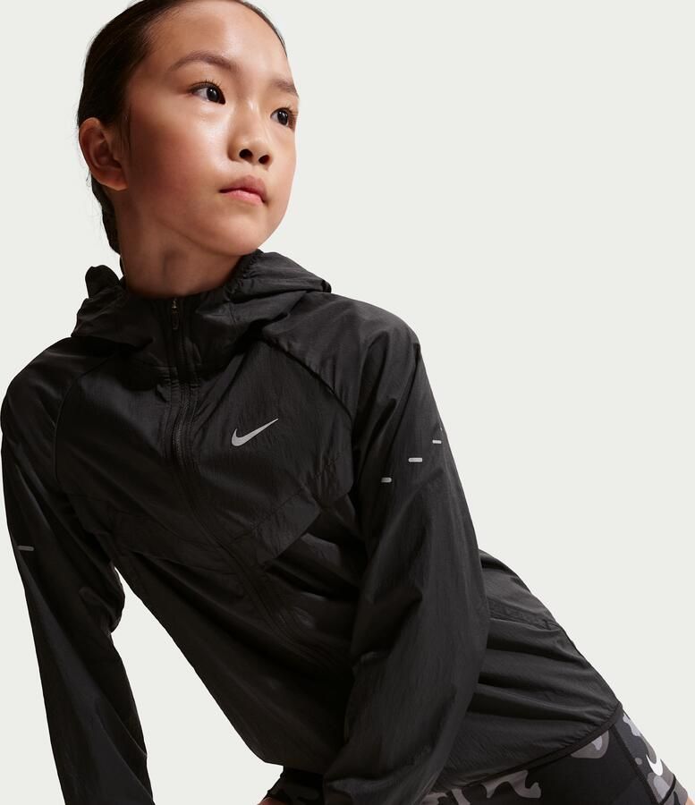 Nike Stride repel trainingsjack met uv-bescherming voor kids Zwart
