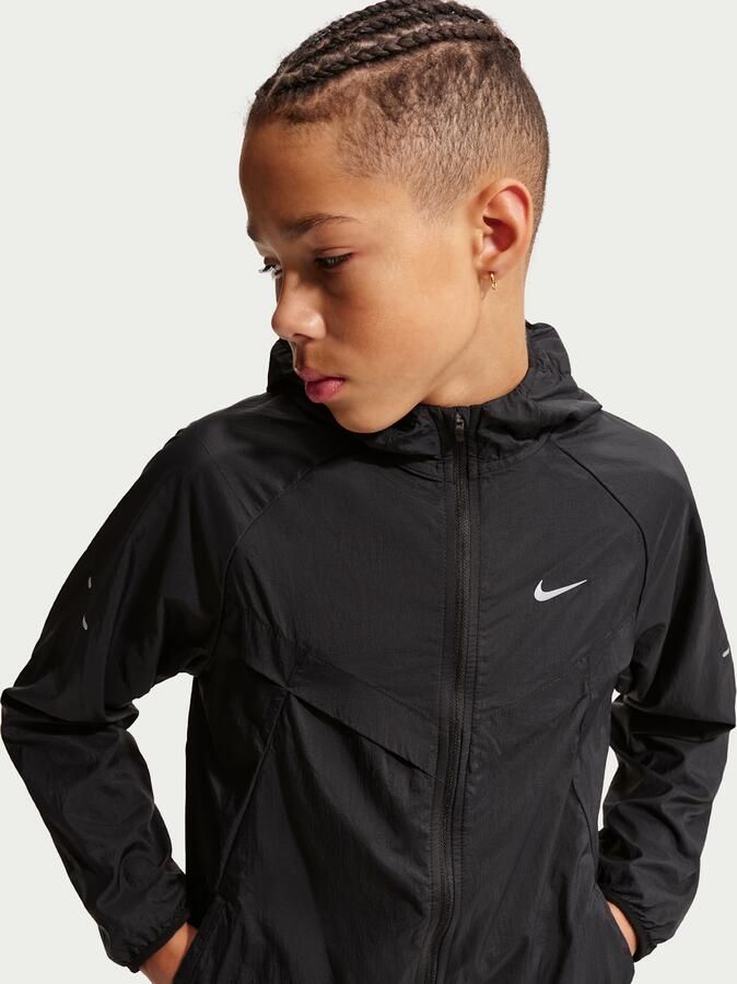 Nike Stride repel trainingsjack met uv-bescherming voor kids Zwart - Foto 2