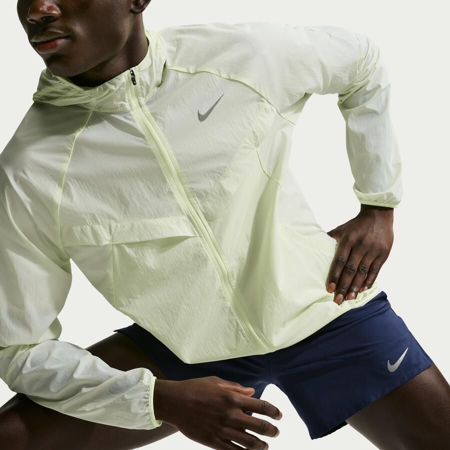 Nike Stride Repel UV hardloopjack voor heren Geel