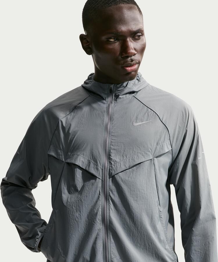 Nike Stride Repel UV hardloopjack voor heren Grijs