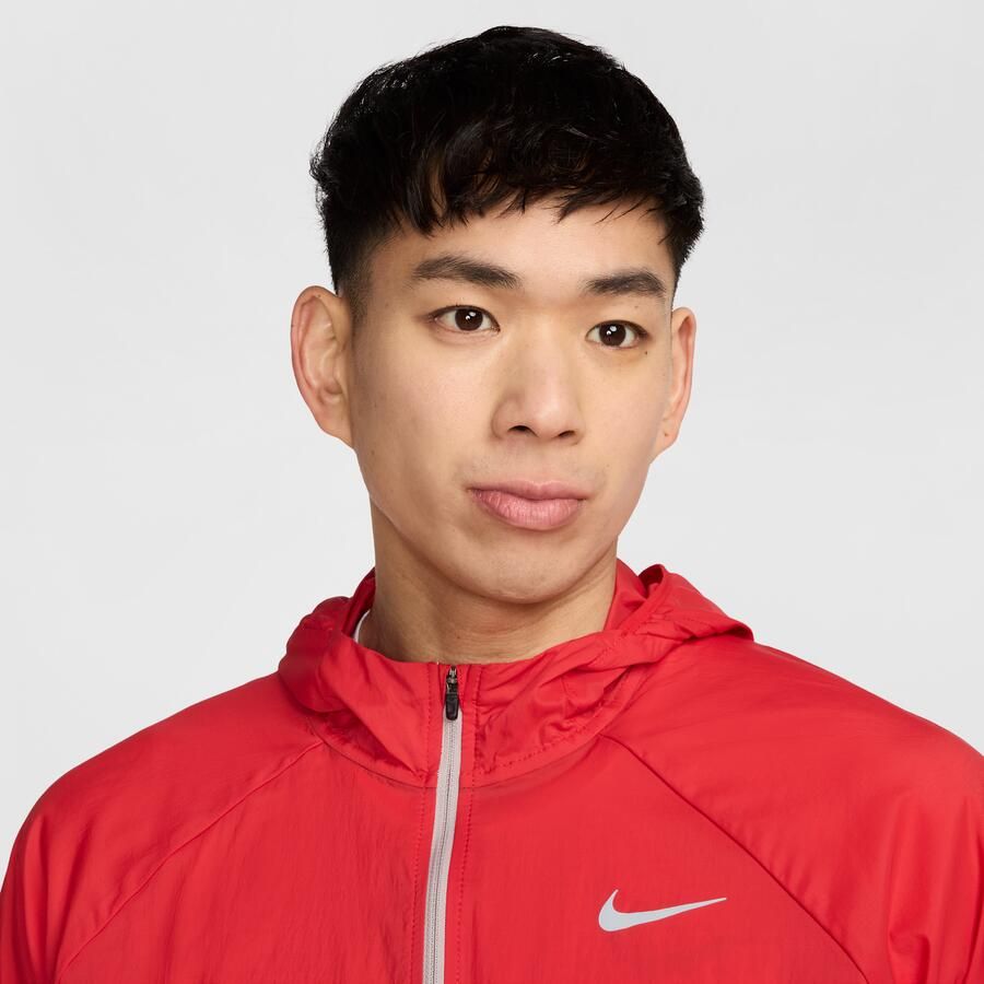 Nike Stride Repel UV hardloopjack voor heren Rood
