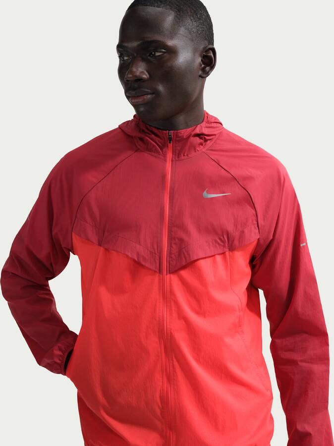 Nike Stride Repel UV hardloopjack voor heren Rood - Foto 4