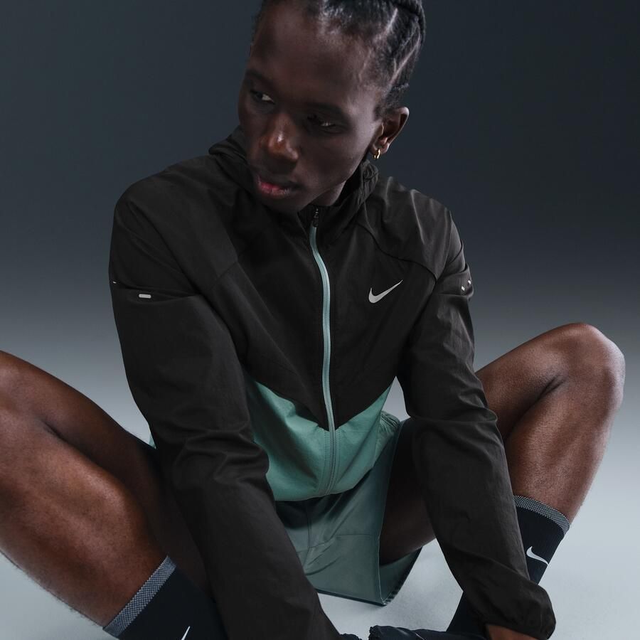 Nike Stride Repel UV hardloopjack voor heren Zwart - Foto 2