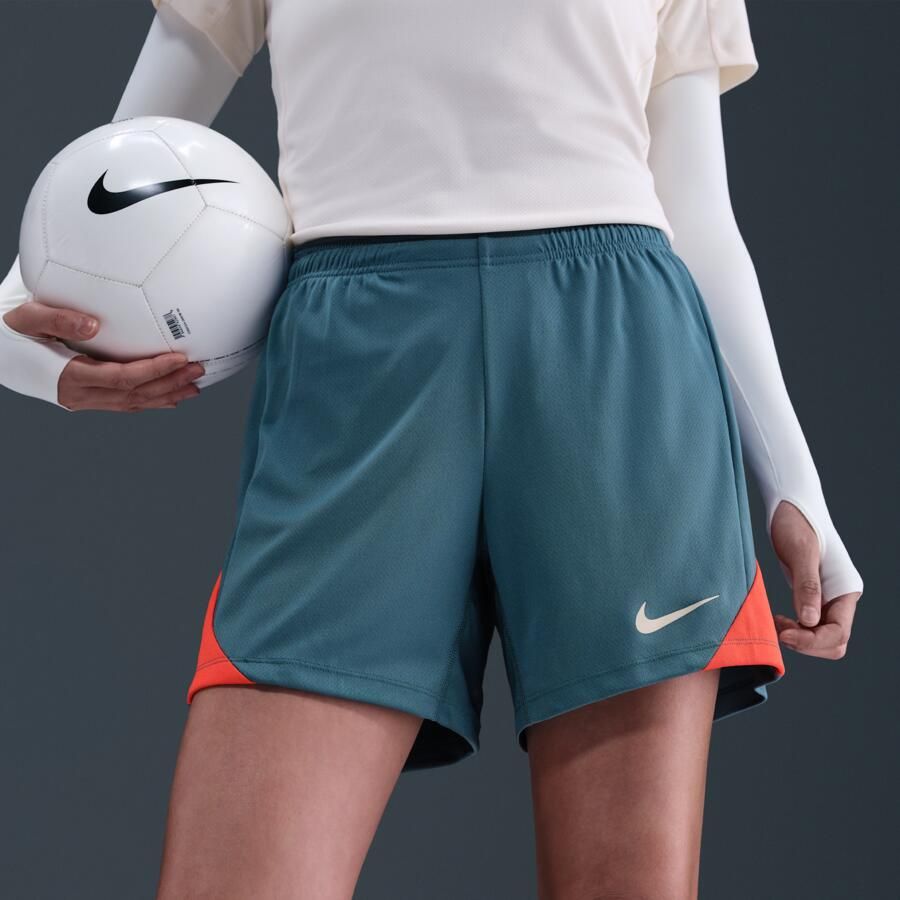 Nike Strike Dri-FIT voetbalshorts voor dames Blauw