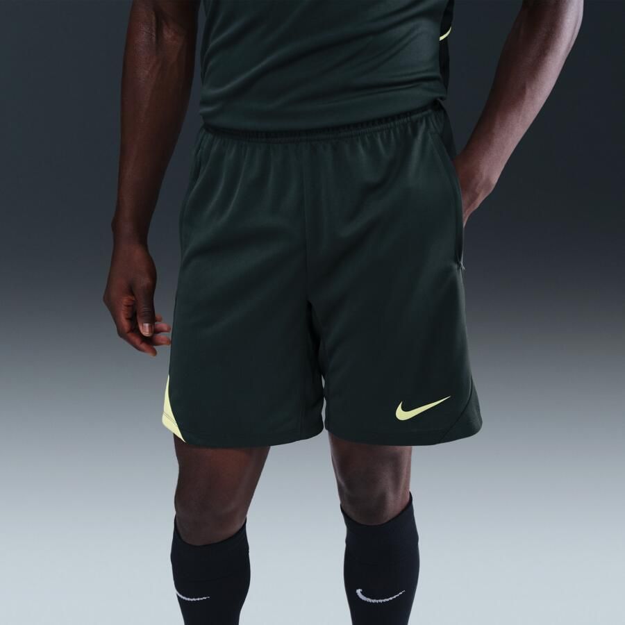 Nike Strike Dri-FIT voetbalshorts voor heren Groen