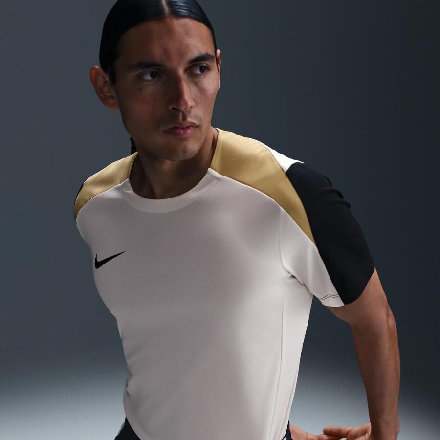 Nike Strike voetbaltop met Dri-FIT en korte mouwen voor heren Bruin - Foto 4