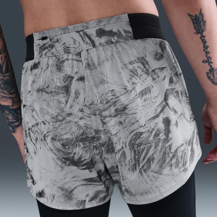 Nike Swift 2-in-1-hardloopshorts met halfhoge taille en reflecterend design voor dames Grijs - Foto 2