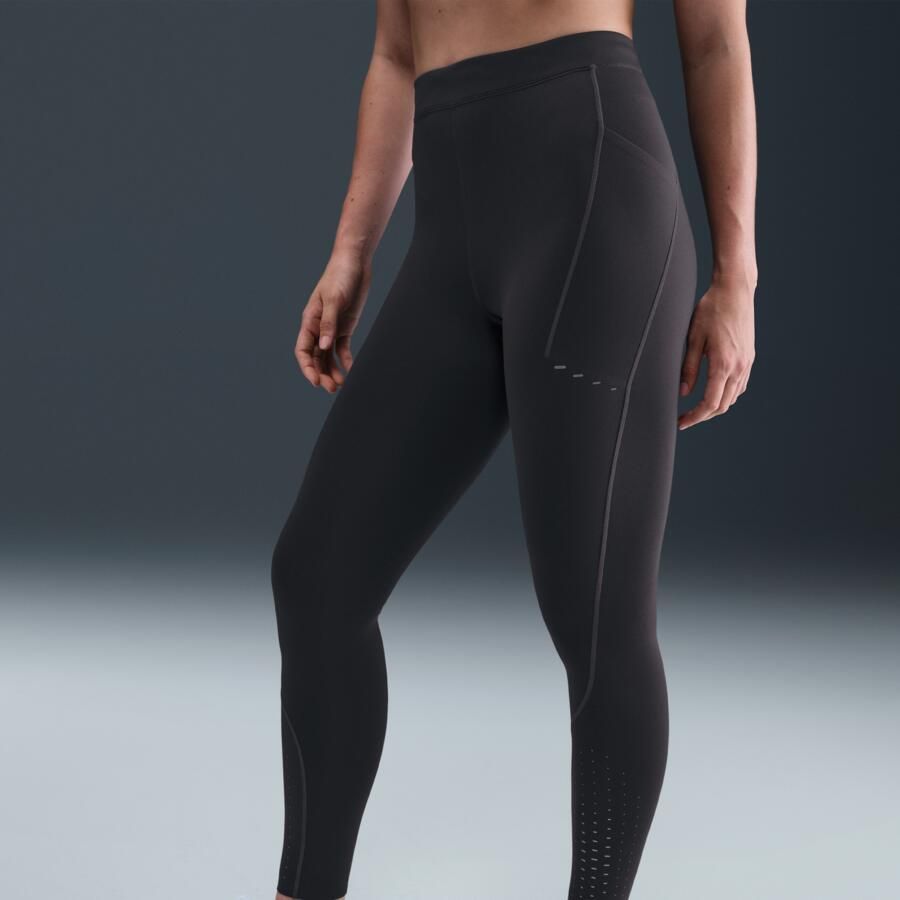 Nike Swift 7 8-hardlooplegging met hoge taille en reflecterend design voor dames Grijs