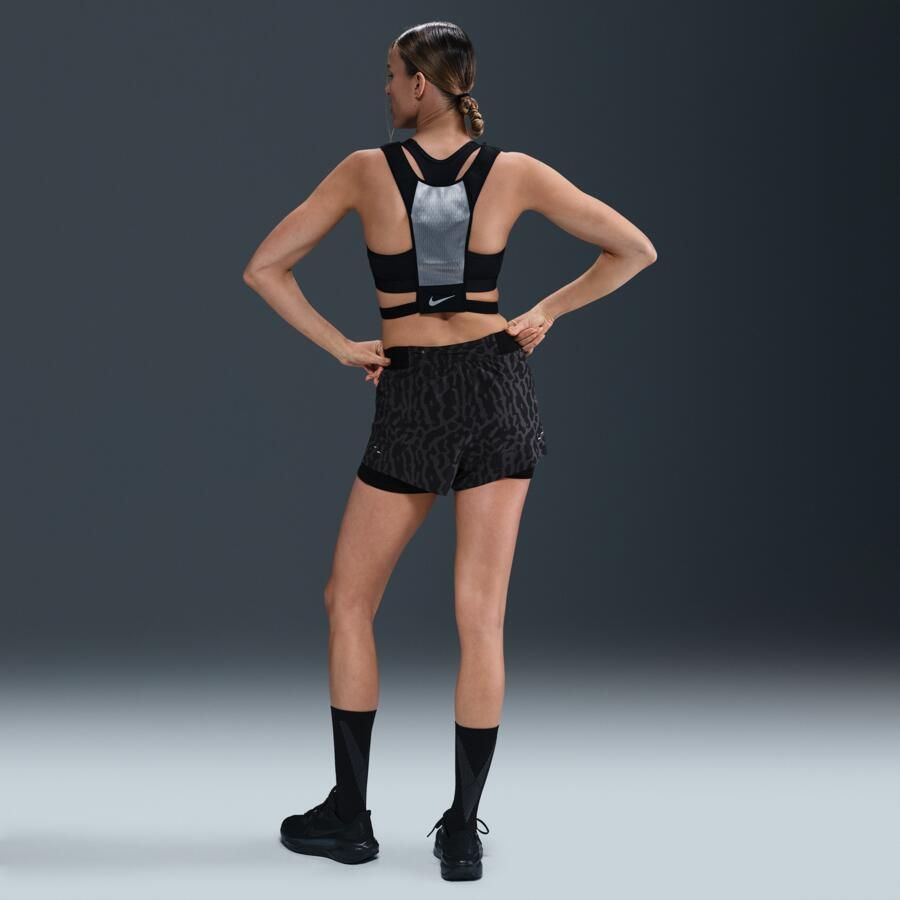 Nike Swift Dri-FIT 2-in-1 hardloopshorts met halfhoge taille en print voor dames Zwart - Foto 3