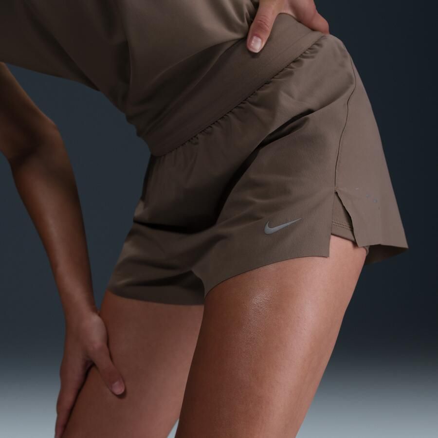 Nike Swift Dri-FIT 2-in-1 hardloopshorts met halfhoge taille voor dames Bruin - Foto 3