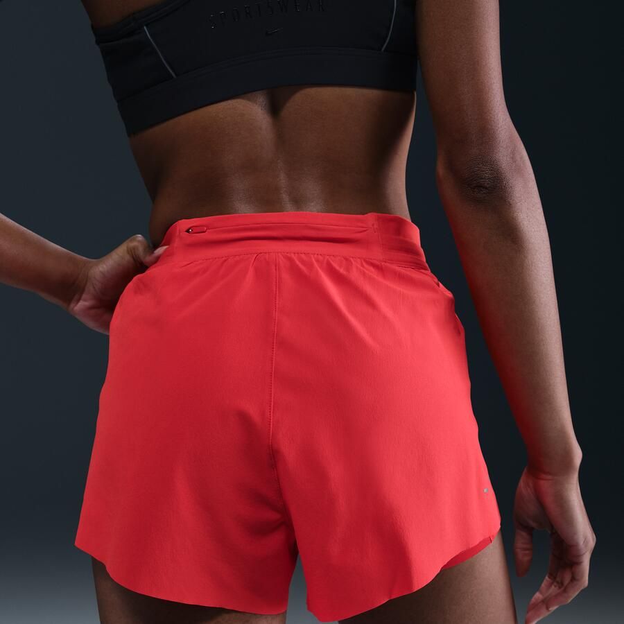 Nike Swift Dri-FIT 2-in-1 hardloopshorts met halfhoge taille voor dames Rood