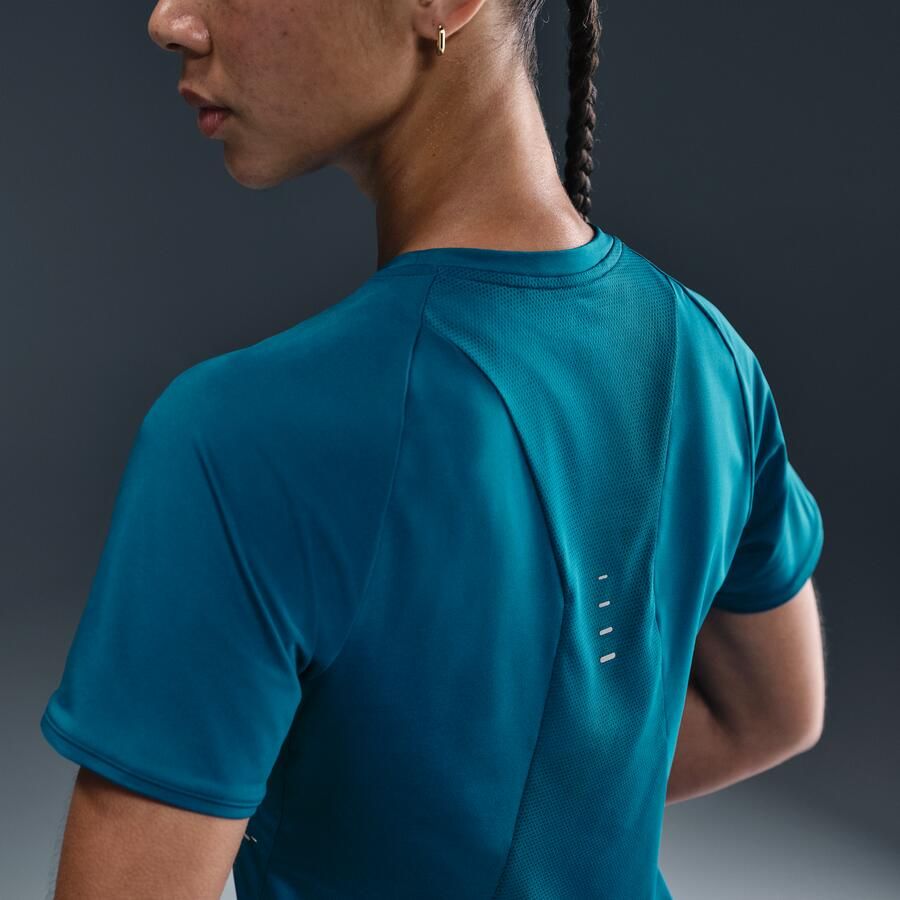 Nike Swift Dri-FIT hardlooptop met korte mouwen voor dames Blauw