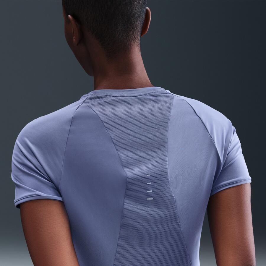 Nike Swift Dri-FIT hardlooptop met korte mouwen voor dames Blauw