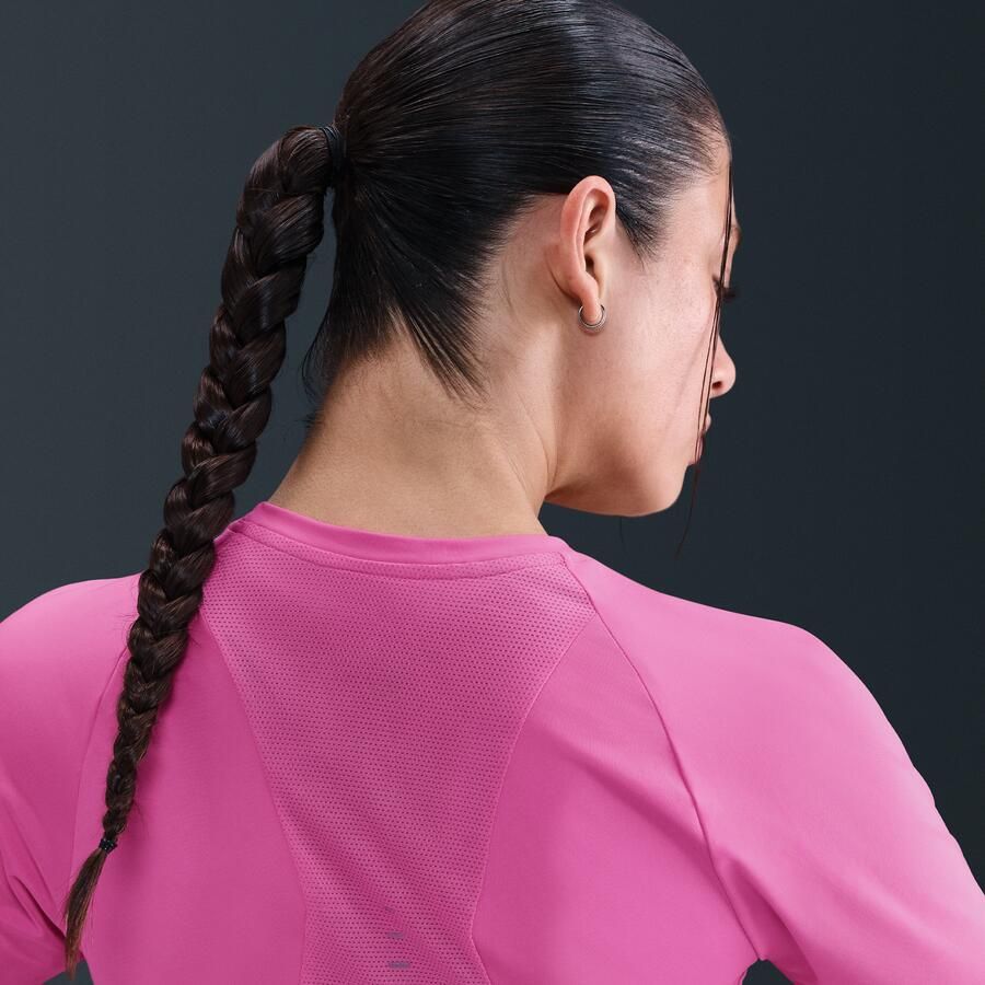 Nike Swift Dri-FIT hardlooptop met korte mouwen voor dames Roze