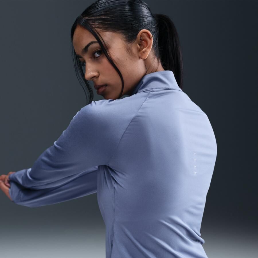 Nike Swift Dri-FIT hardlooptop met korte rits en uv-bescherming voor dames Blauw