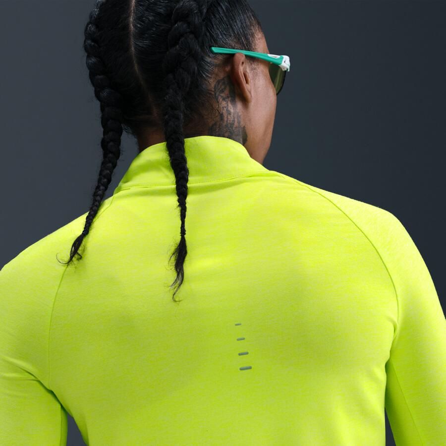 Nike Swift Dri-FIT hardlooptop met korte rits en uv-bescherming voor dames Groen