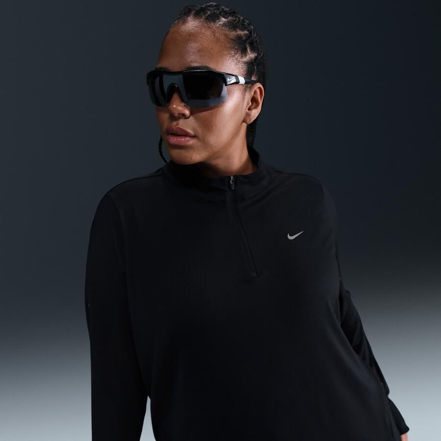 Nike Swift Dri-FIT hardlooptop met korte rits en uv-bescherming voor dames (Plus Size) Zwart - Foto 3