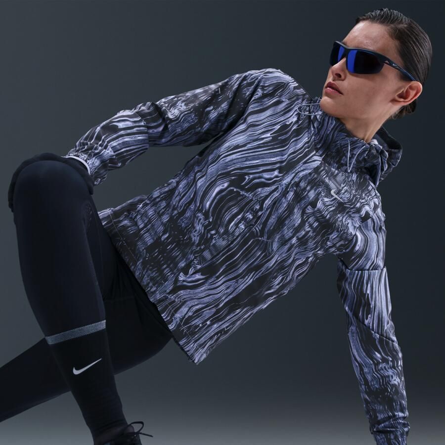 Nike Swift Repel hardloopjack met uv-bescherming en print voor dames Blauw - Foto 2