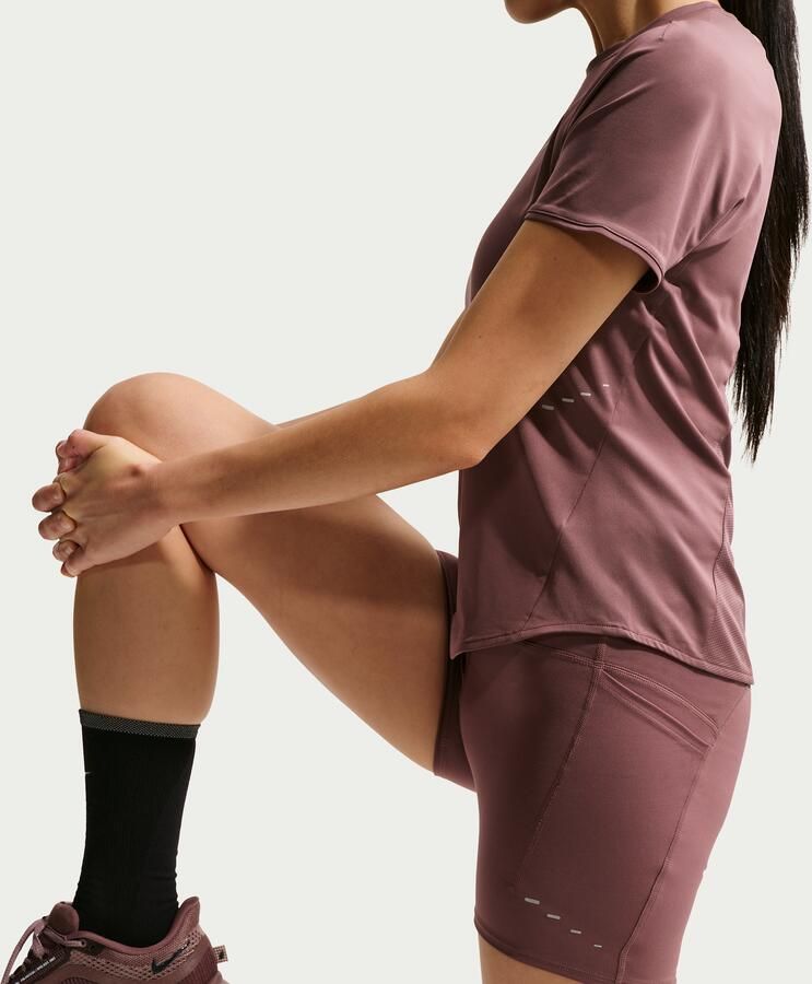 Nike Swift strakke hardloopshorts met binnenbroekje hoge taille en zakken voor dames (10 cm) Paars