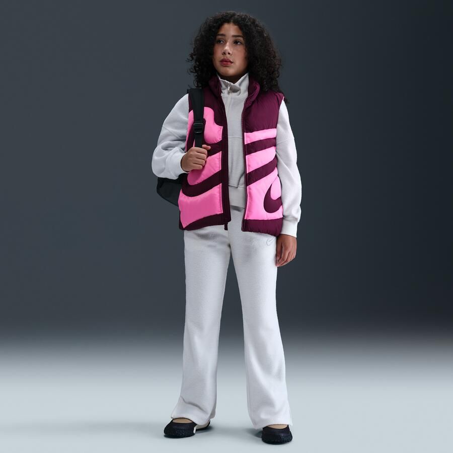 Nike Swoosh Therma-FIT ruimvallende bodywarmer voor meisjes Rood - Foto 3