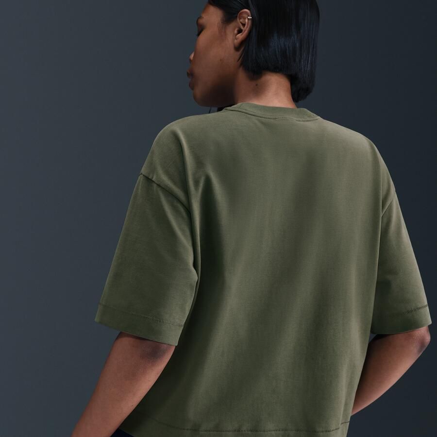 Nike T-shirt met korte mouwen en recht design voor dames Groen