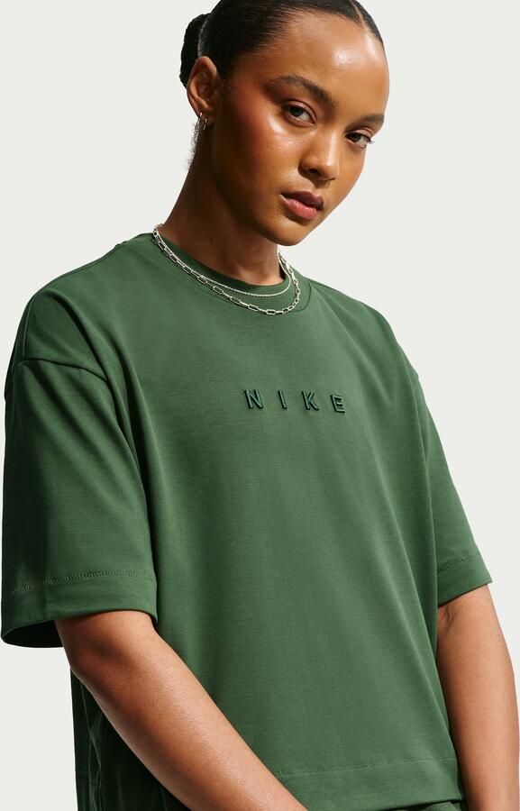 Nike T-shirt met korte mouwen en recht design voor dames Groen - Foto 3