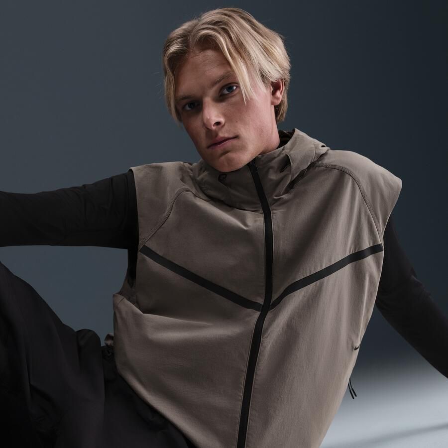 Nike Tech Dri-FIT geweven Windrunner bodywarmer voor heren Grijs - Foto 2