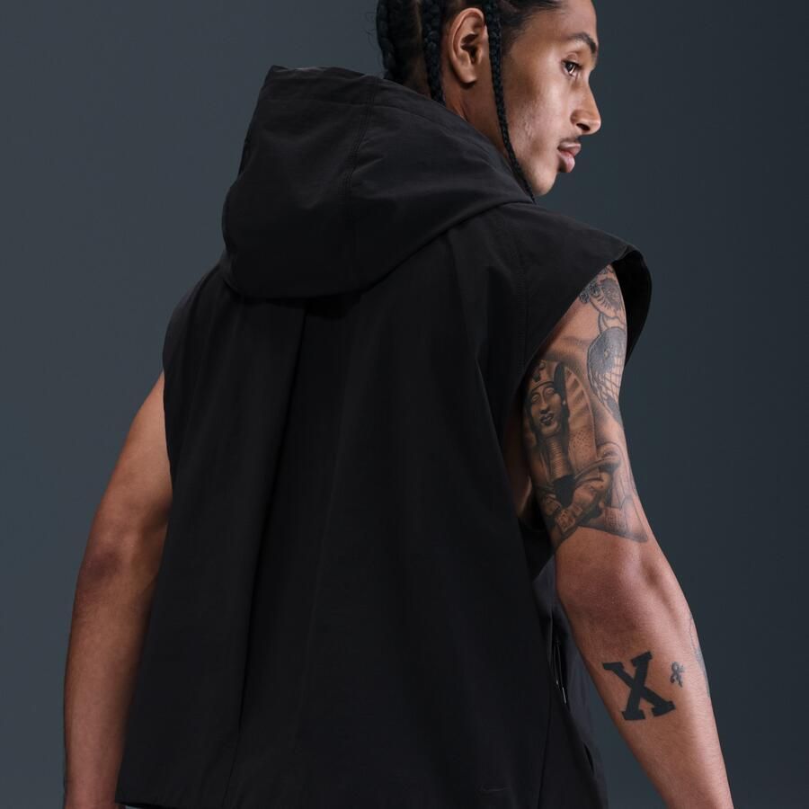 Nike Tech Dri-FIT geweven Windrunner bodywarmer voor heren Zwart