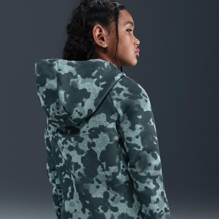 Nike Tech fleecehoodie met camouflageprint en rits over de hele lengte voor jongens Groen - Foto 3