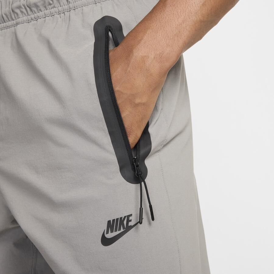 Nike Tech geweven herenbroek Grijs - Foto 2