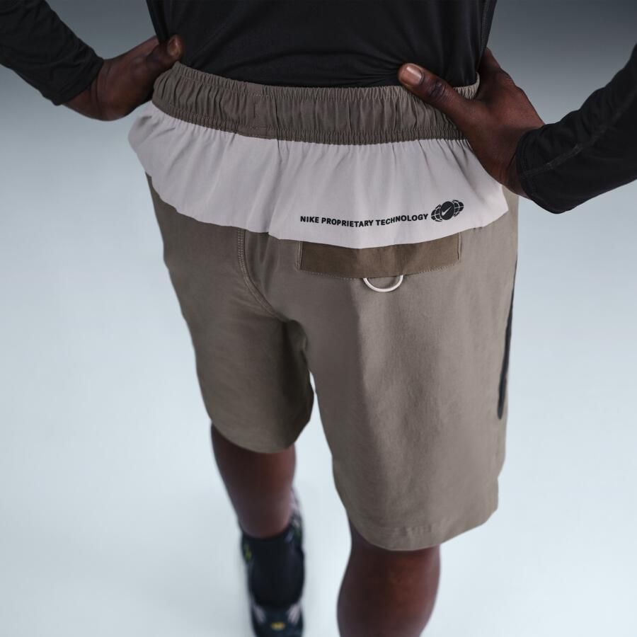 Nike Tech geweven herenshorts Grijs - Foto 2