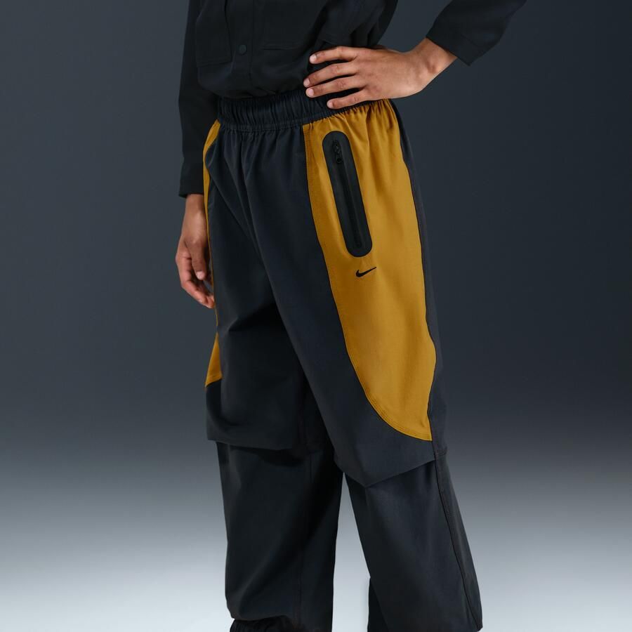 Nike Tech geweven jongensbroek Grijs