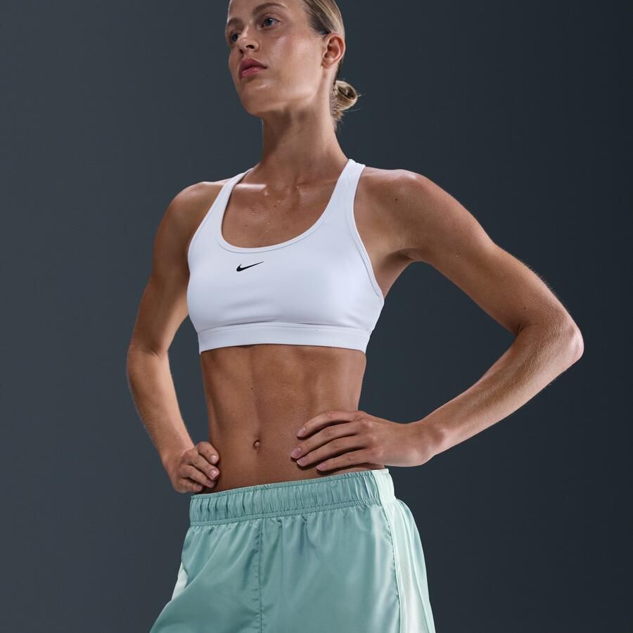 Nike Tempo Dri-FIT hardloopshorts met halfhoge taille en binnenbroekje voor dames Groen