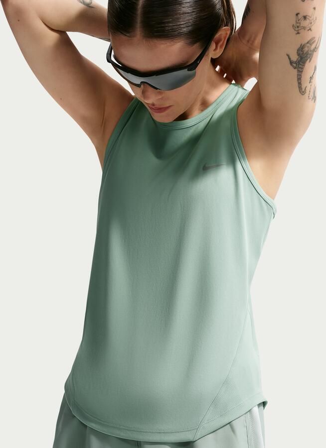 Nike Tempo Dri-FIT hardloopshorts met halfhoge taille en binnenbroekje voor dames Groen - Foto 4