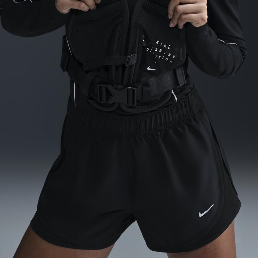 Nike Tempo Dri-FIT hardloopshorts met halfhoge taille en binnenbroekje voor dames Zwart - Foto 4