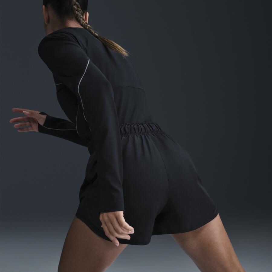 Nike Tempo Dri-FIT hardloopshorts met halfhoge taille en binnenbroekje voor dames Zwart