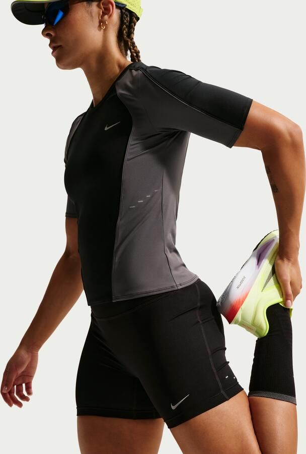 Nike Tempo strakke hardloopshorts met hoge taille en zakken voor dames (10 cm) Zwart - Foto 5