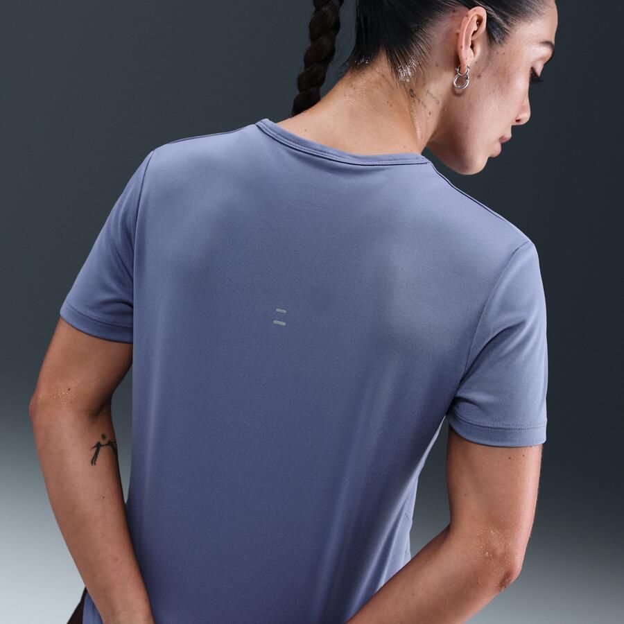 Nike Tempo Swoosh Run Dri-FIT hardlooptop met korte mouwen voor dames Blauw
