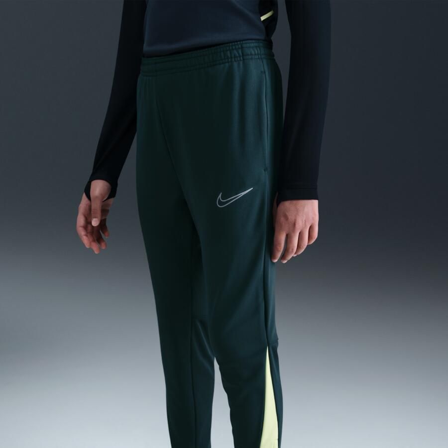 Nike Therma-FIT Academy voetbalbroek voor kids Groen - Foto 2