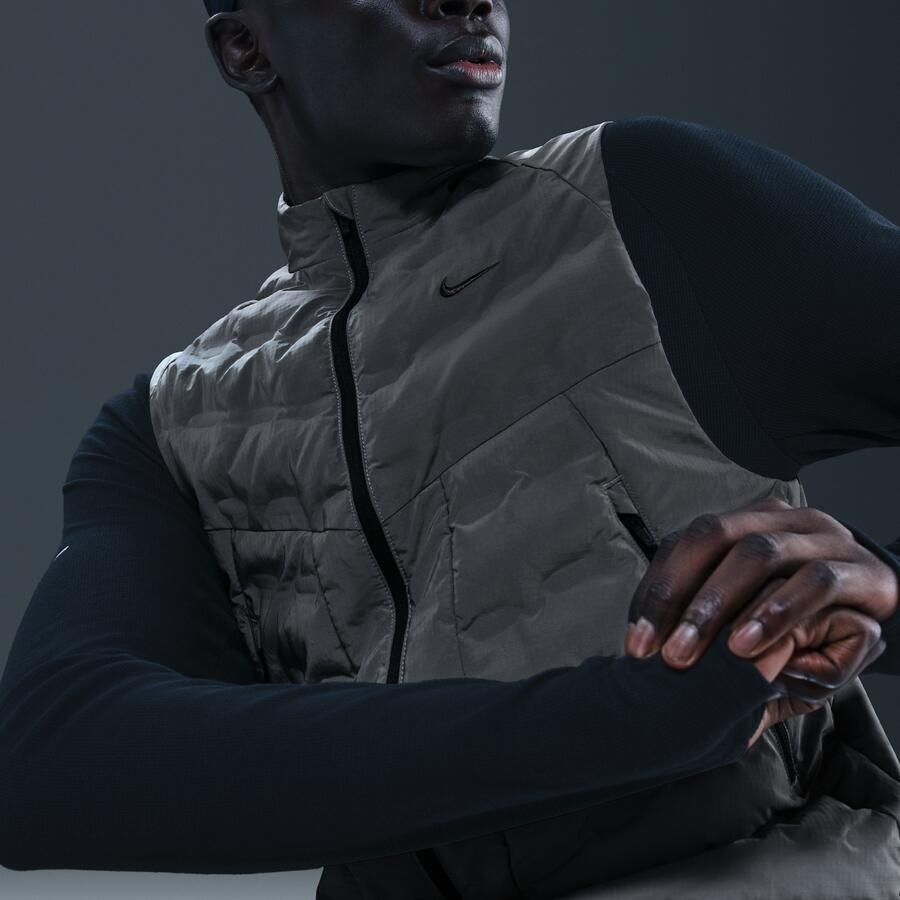 Nike Therma-FIT ADV hardloopbodywarmer met reflecterend design voor heren Grijs - Foto 3