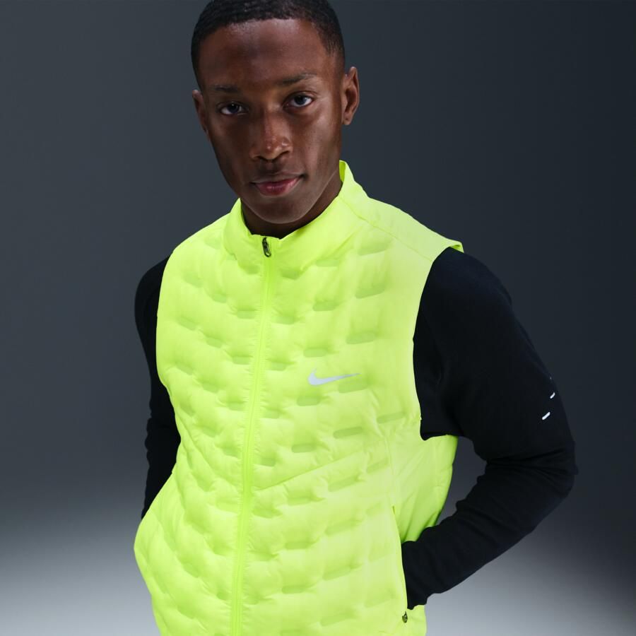 Nike Therma-FIT ADV Repel AeroLoft hardloopbodywarmer met donsvulling voor heren Geel