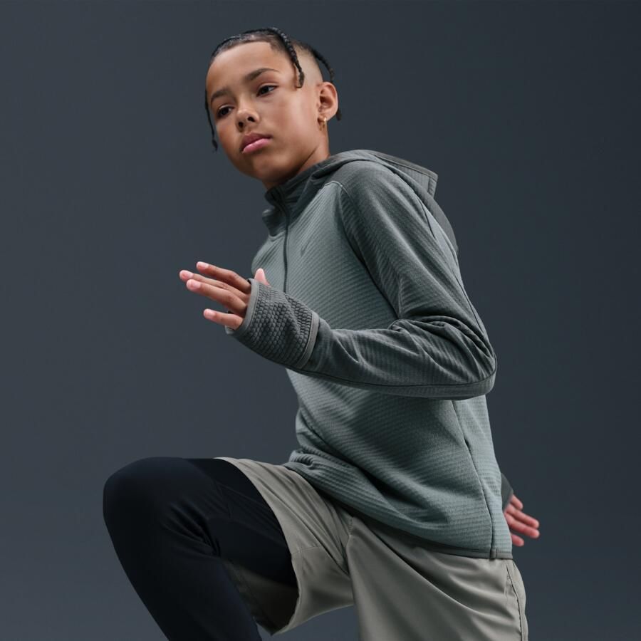 Nike Therma-FIT top met korte rits voor kids Grijs - Foto 2