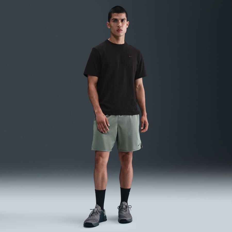 Nike Totality Dri-FIT multifunctionele niet-gevoerde herenshorts (18 cm) Grijs