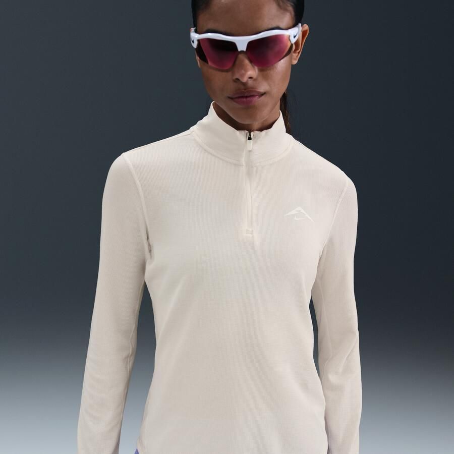 Nike Trail Dri-FIT tussenlaagtop voor hardlopen met korte rits voor dames Grijs - Foto 4