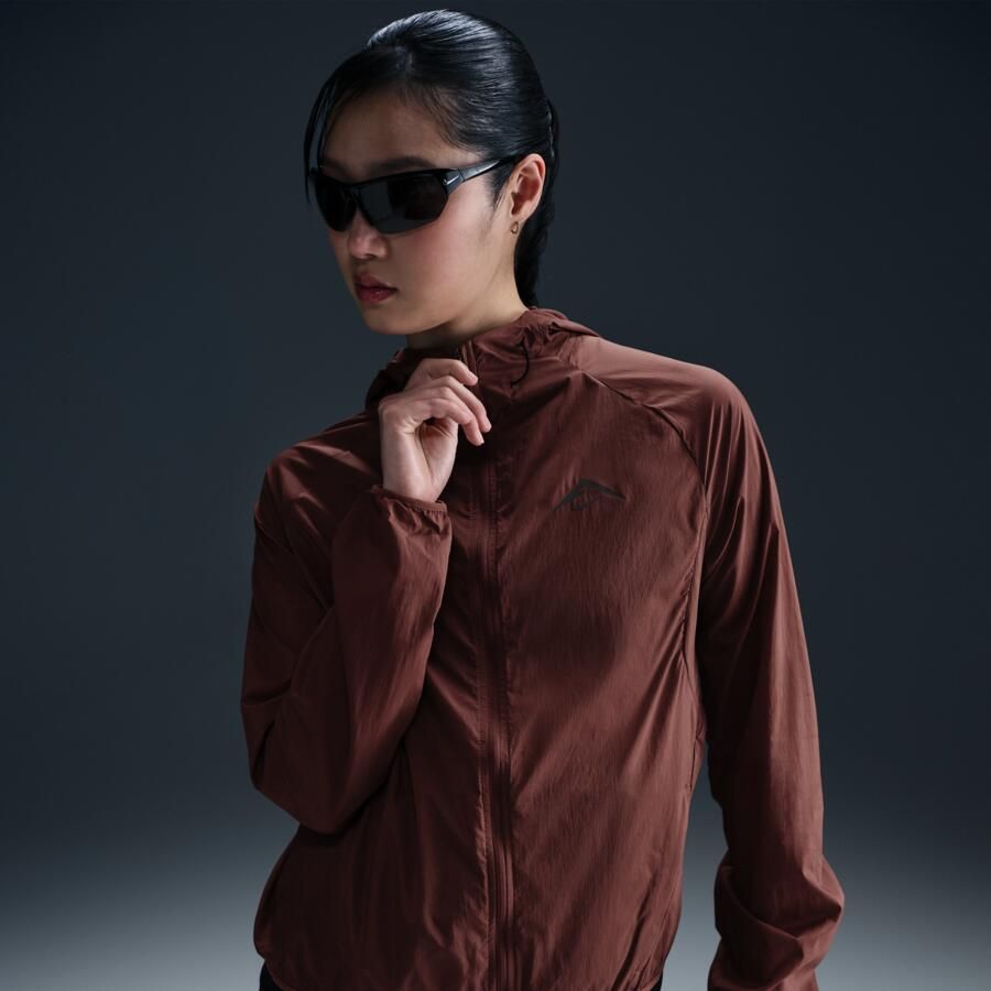 Nike Trail Repel hardloopjack voor dames Bruin - Foto 4