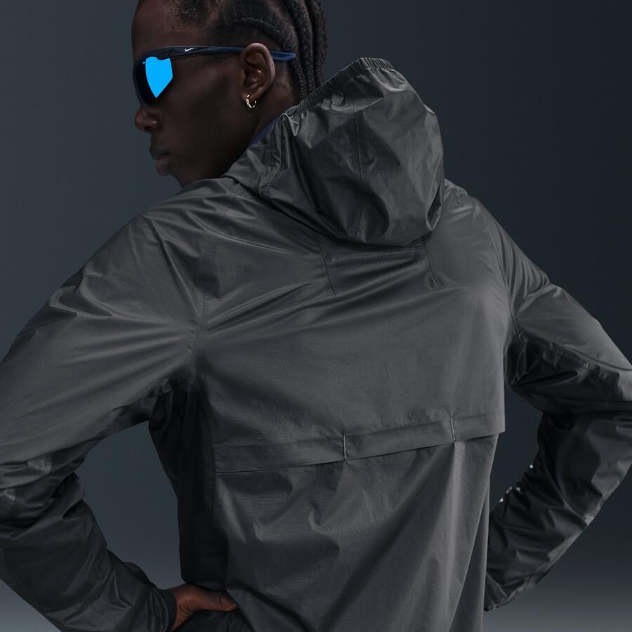 Nike Trailwind Storm-FIT ADV waterdicht hardloopjack voor heren Grijs