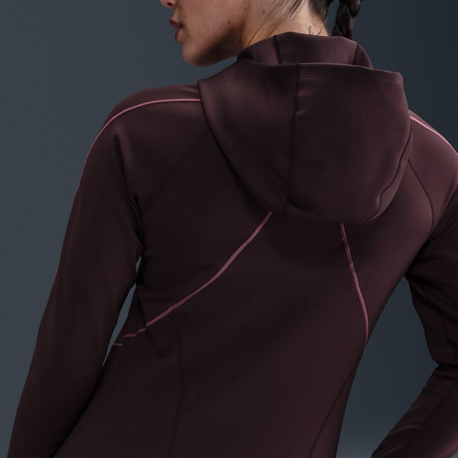 Nike Universa aansluitende Dri-FIT damestop met capuchon en lange mouwen Rood