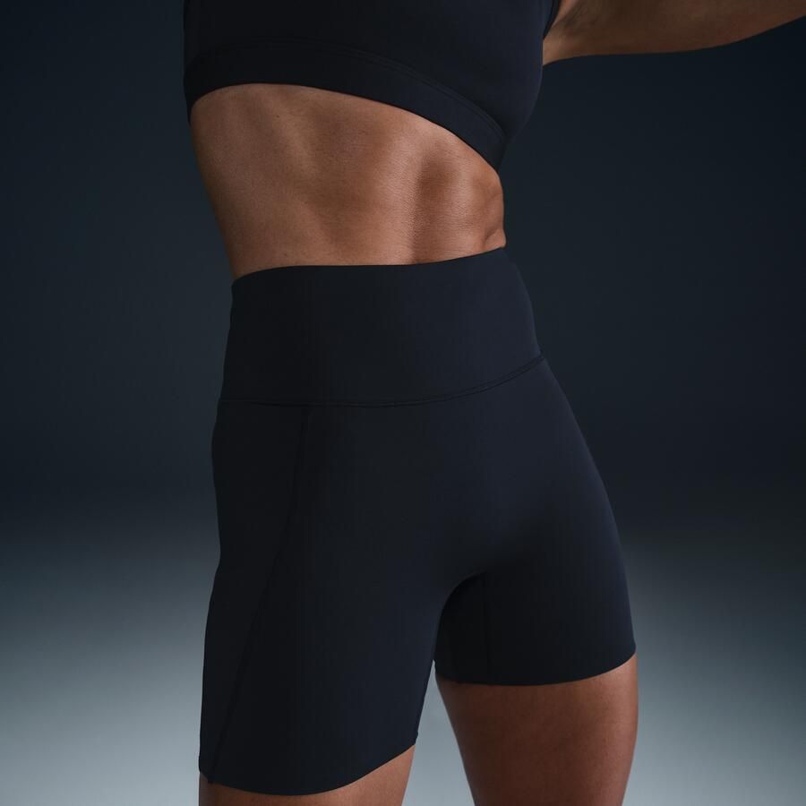 Nike Universa bikershorts met hoge taille zonder naden aan de voorkant voor dames (13 cm) Zwart