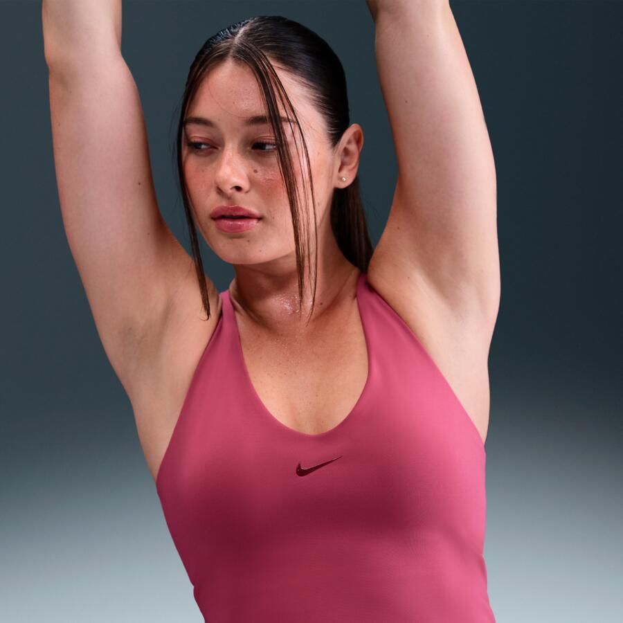 Nike Universa tanktop met padded sport-bh met medium ondersteuning Paars